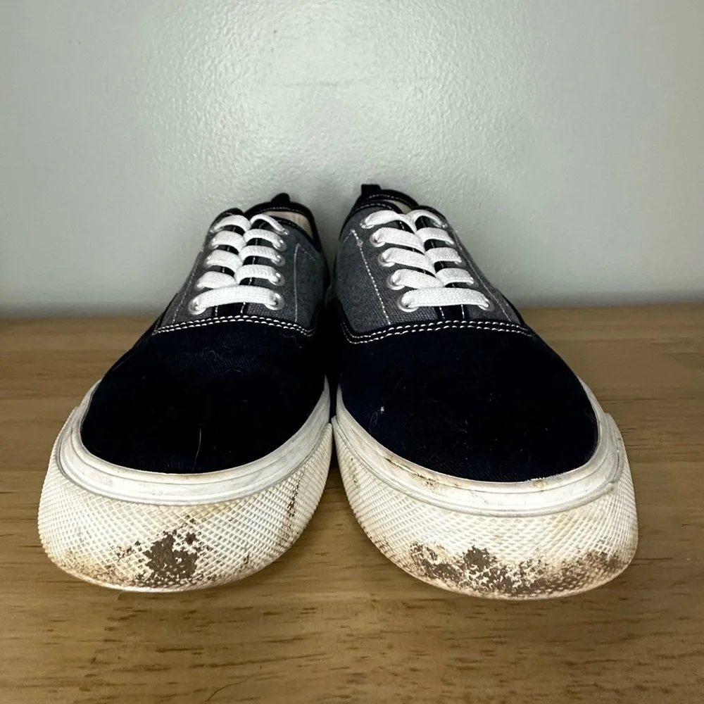 Old Navy Casual Slip On Canvas Shoe‎ Navy Gray Boys 4 Faux White Laces